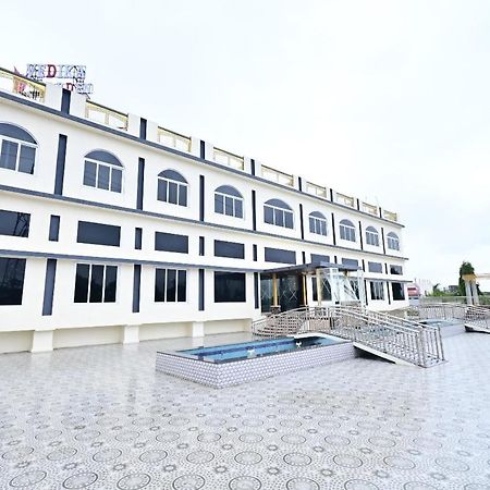 Готель Vedika Garden Ambavna Екстер'єр фото
